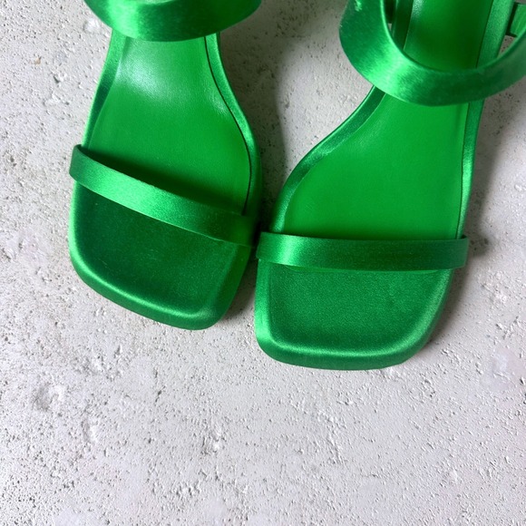 Vince Luella Green Satin Strappy Block Heel Sandals Square Toe Vero Cuoio 6.5M - Picture 6 of 8